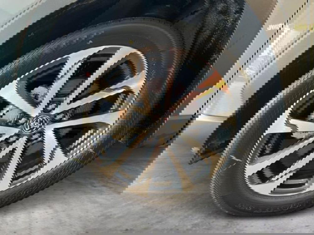 Toyota Corolla Cross Hybrid nuova a Vercelli (14)