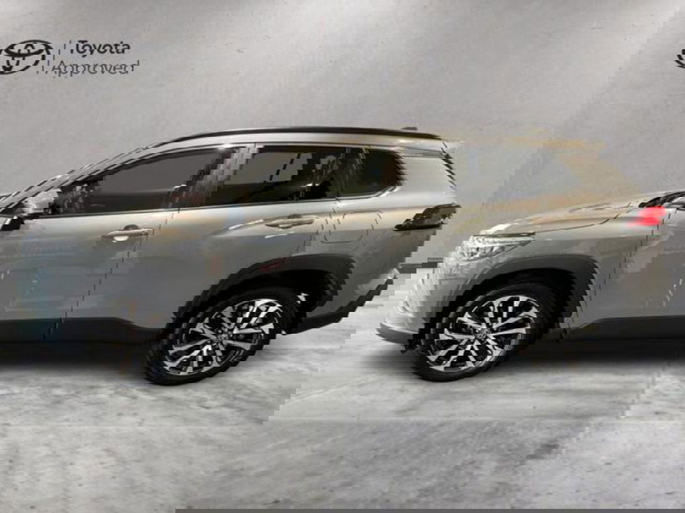 Toyota Corolla Cross Hybrid nuova a Vercelli (2)