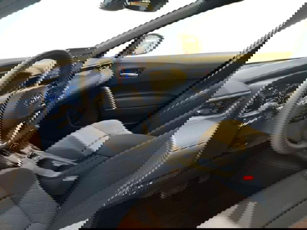 Toyota Corolla Cross Hybrid nuova a Vercelli (5)