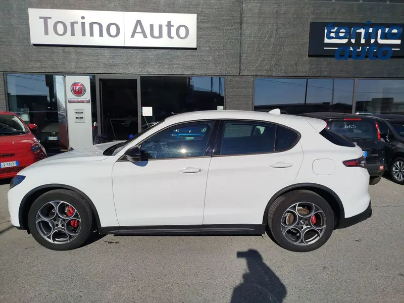 Alfa Romeo Stelvio usata a Cuneo (4)