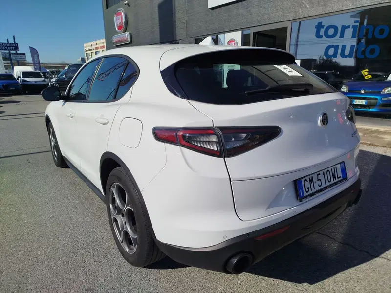 Alfa Romeo Stelvio usata a Cuneo (5)