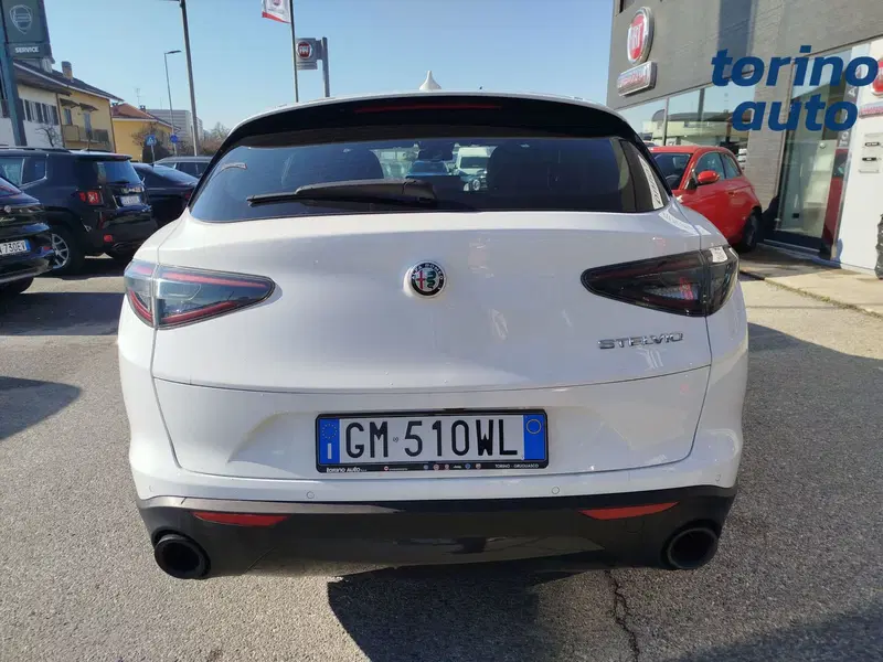 Alfa Romeo Stelvio usata a Cuneo (6)