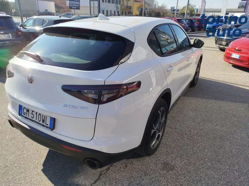 Alfa Romeo Stelvio usata a Cuneo (7)