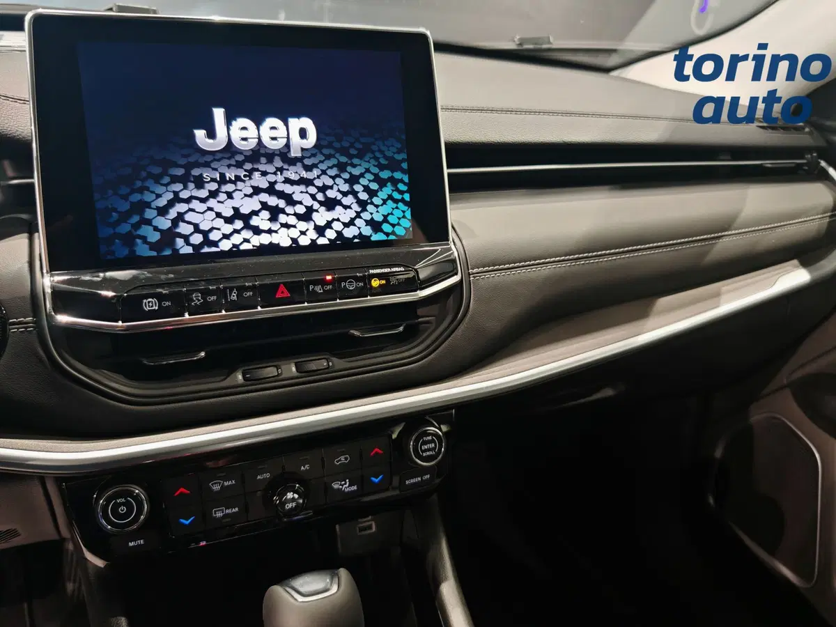 Jeep Compass nuova a Torino (13)