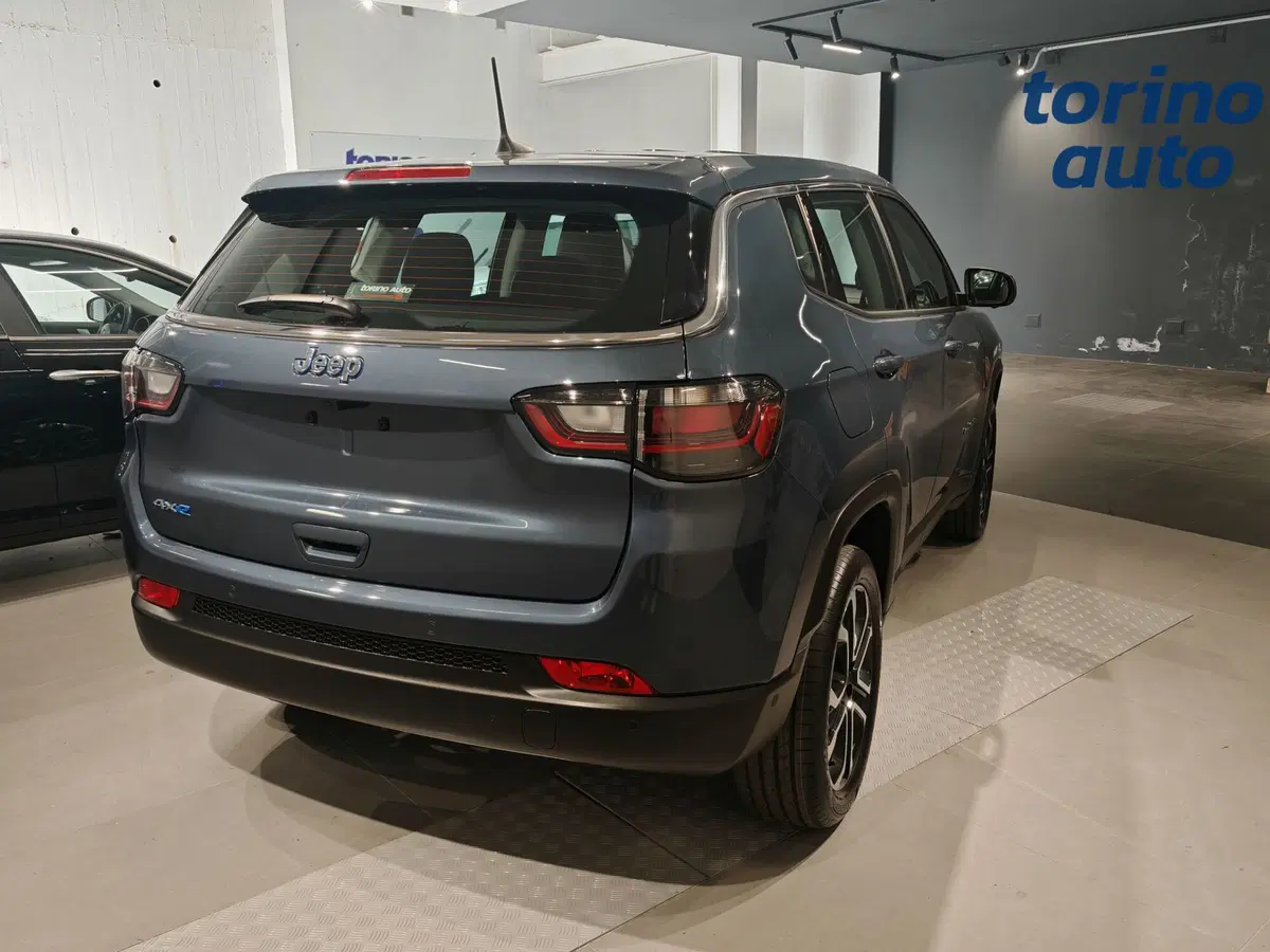 Jeep Compass nuova a Torino (4)