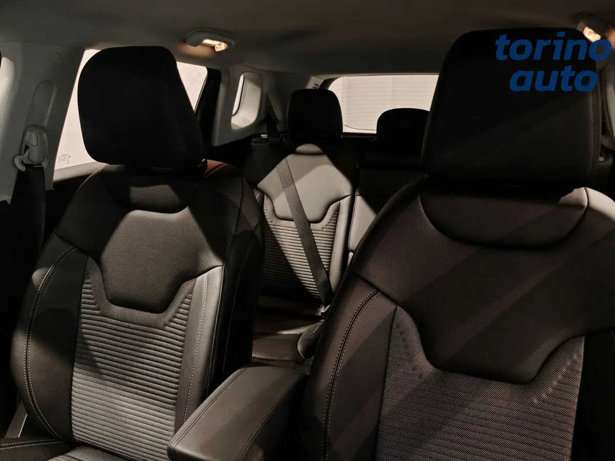 Jeep Compass nuova a Torino (8)