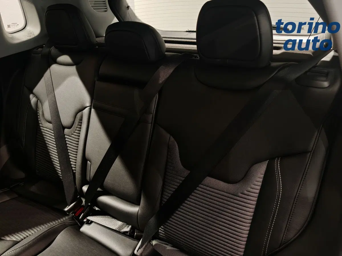 Jeep Compass nuova a Torino (9)