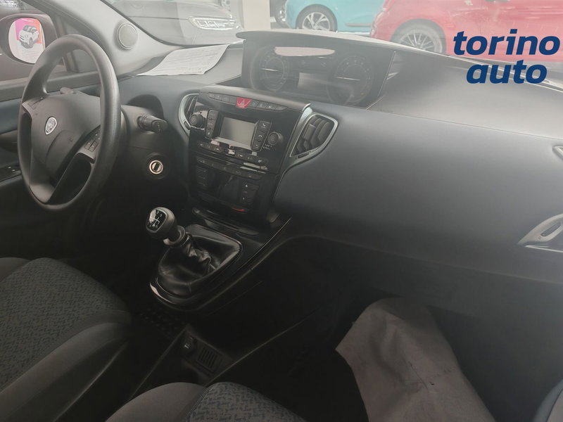 Lancia Ypsilon usata a Torino (4)