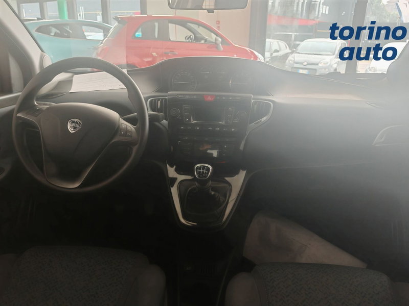 Lancia Ypsilon usata a Torino (8)