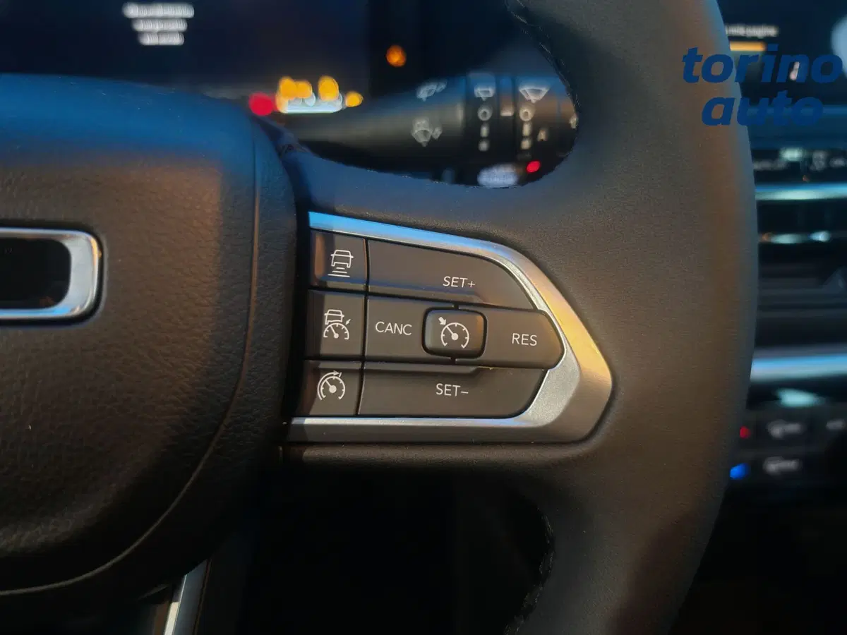 Jeep Compass nuova a Torino (12)