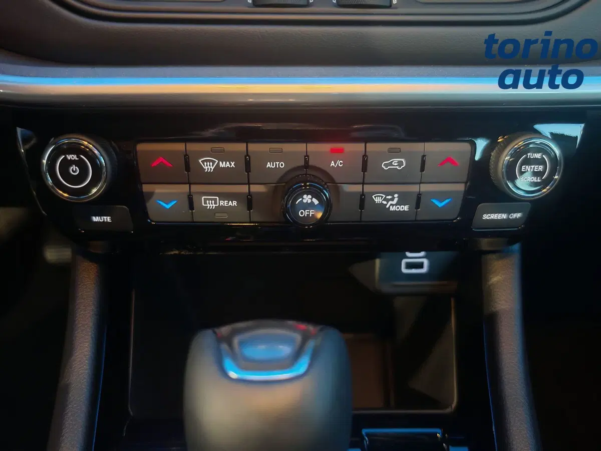Jeep Compass nuova a Torino (17)