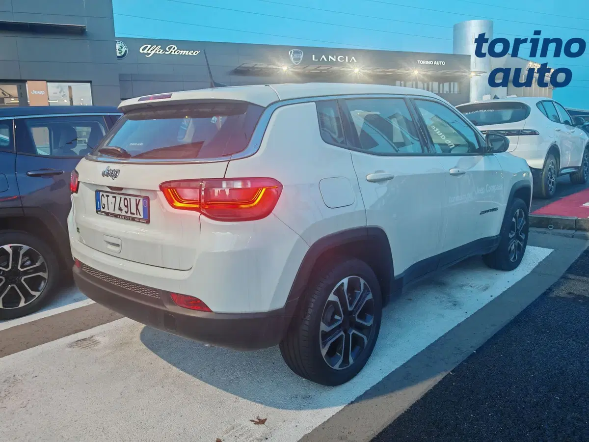 Jeep Compass nuova a Torino (3)