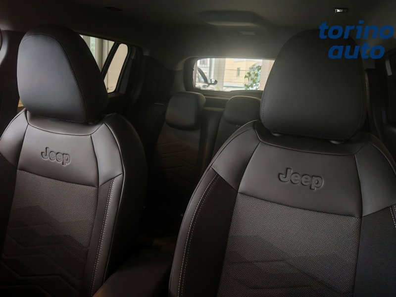 Jeep Avenger nuova a Torino (7)