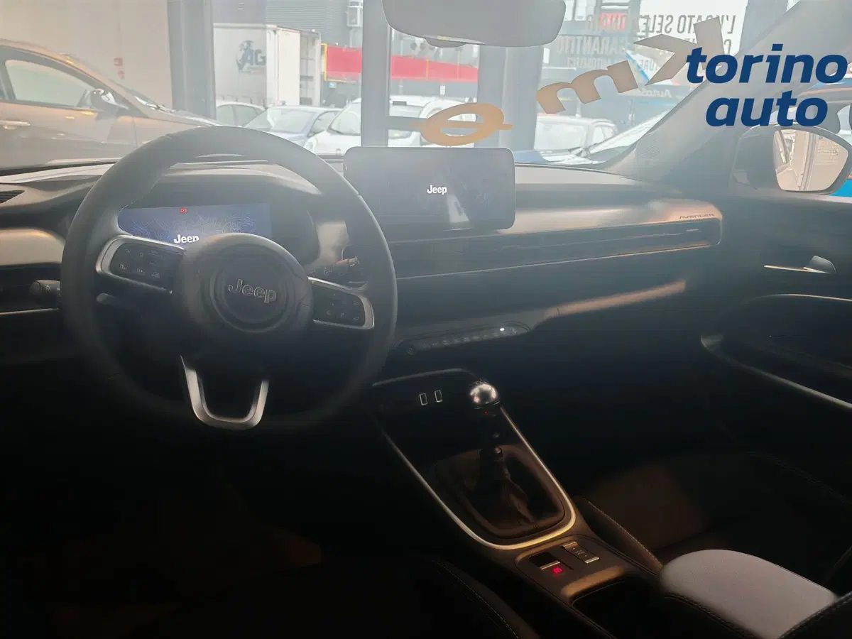 Jeep Avenger nuova a Torino (9)