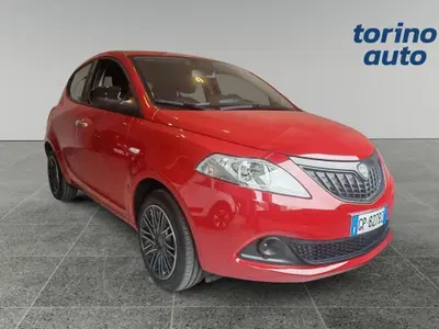 Lancia Ypsilon 1.0 FireFly 5 porte S&amp;S Hybrid Silver Plus del 2023 usata a Grugliasco