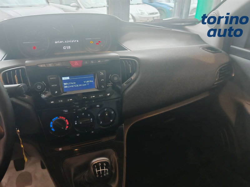Lancia Ypsilon usata a Torino (10)