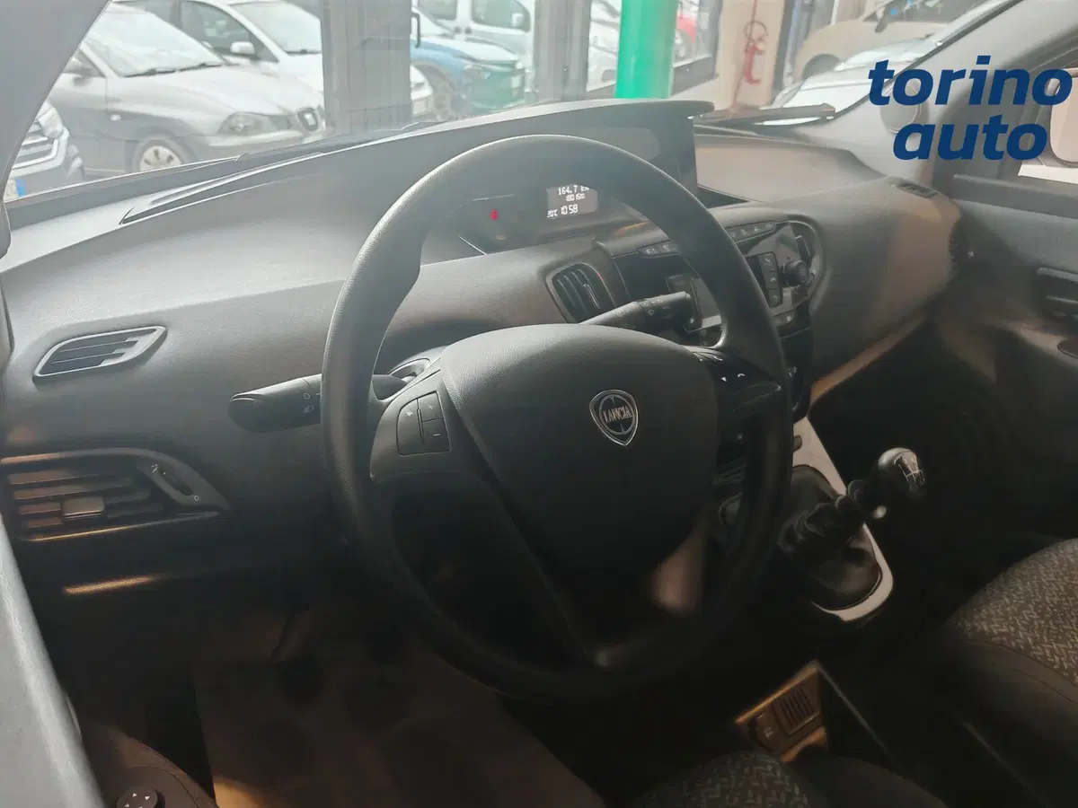 Lancia Ypsilon usata a Torino (5)