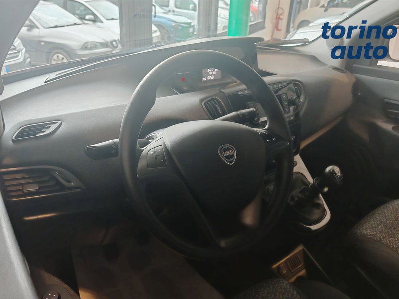 Lancia Ypsilon usata a Torino (5)
