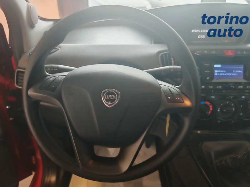 Lancia Ypsilon usata a Torino (9)