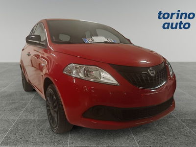 Lancia Ypsilon 1.0 FireFly 5 porte S&amp;S Hybrid Silver Plus nuova a Grugliasco