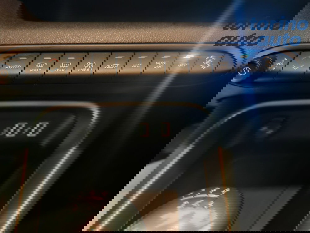 Jeep Avenger nuova a Torino (17)