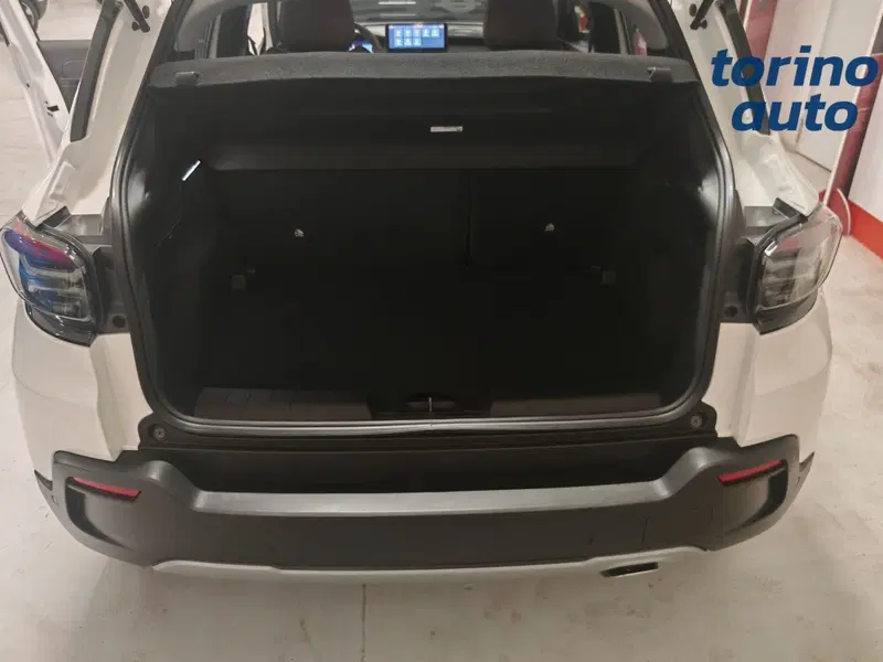 Jeep Avenger nuova a Torino (20)