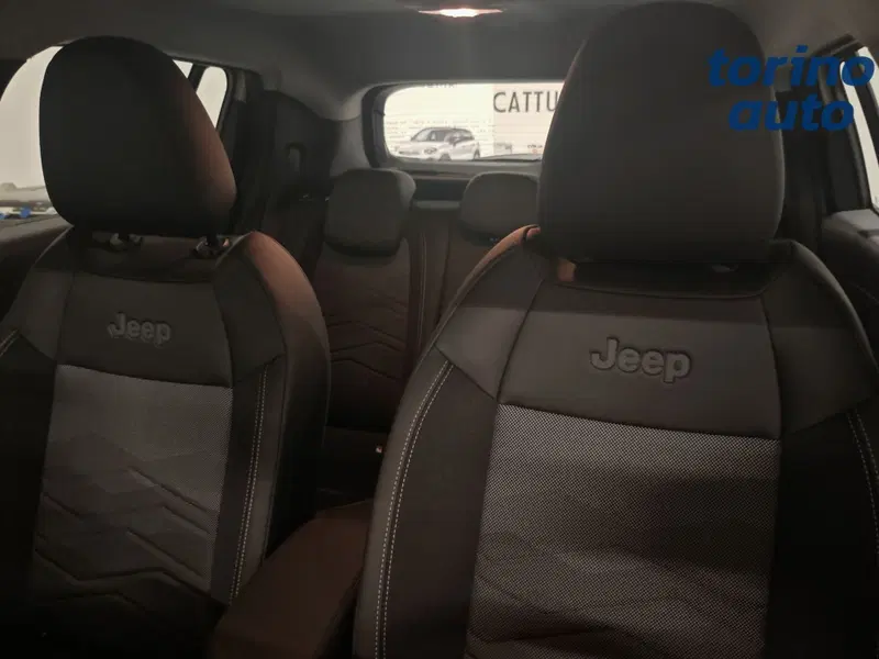 Jeep Avenger nuova a Torino (7)