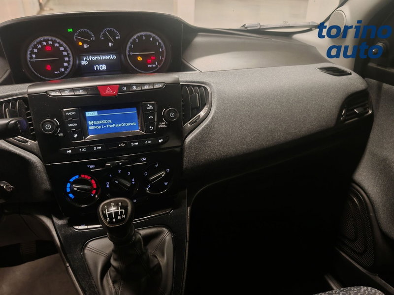 Lancia Ypsilon usata a Torino (11)