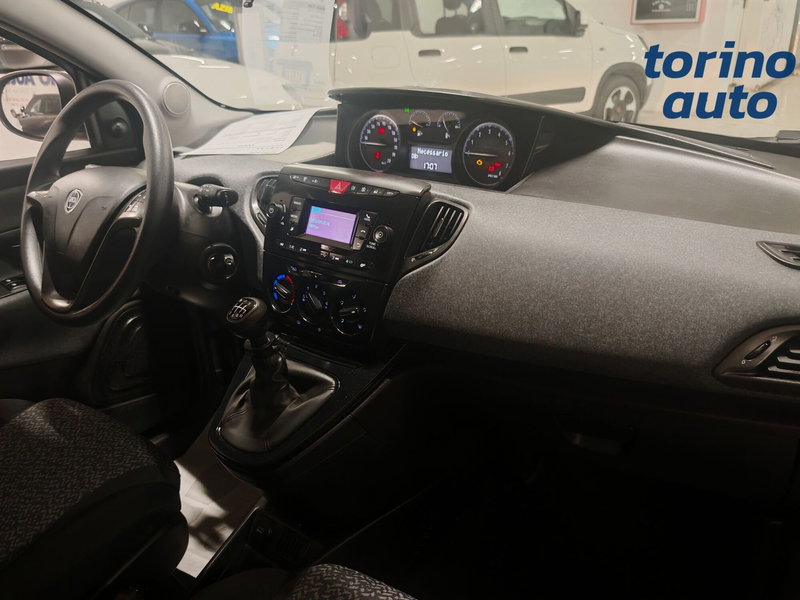 Lancia Ypsilon usata a Torino (6)
