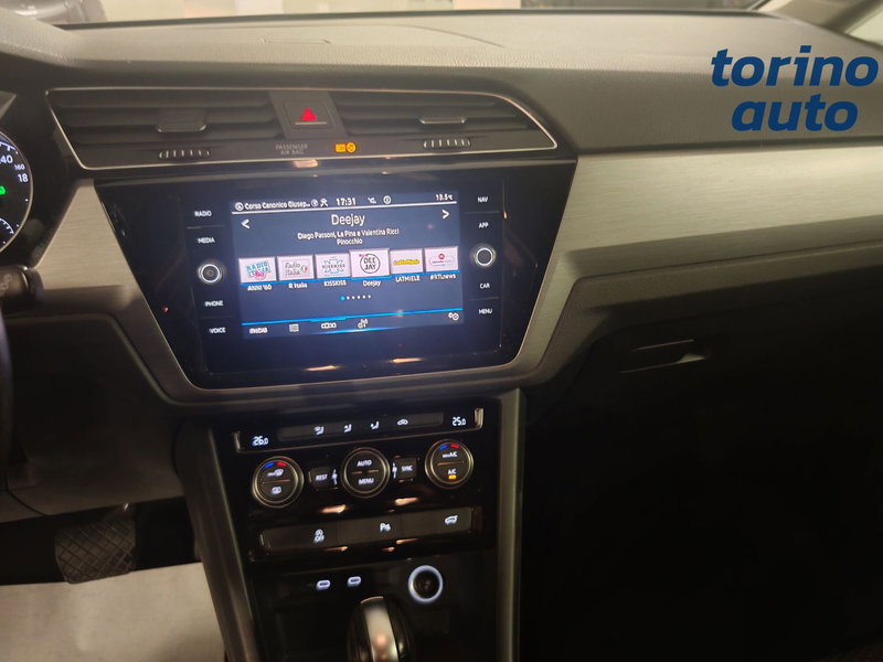 Volkswagen Touran usata a Torino (12)