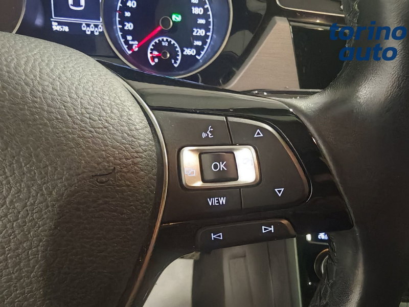 Volkswagen Touran usata a Torino (14)