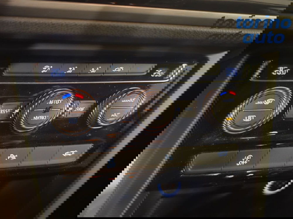 Volkswagen Touran usata a Torino (19)