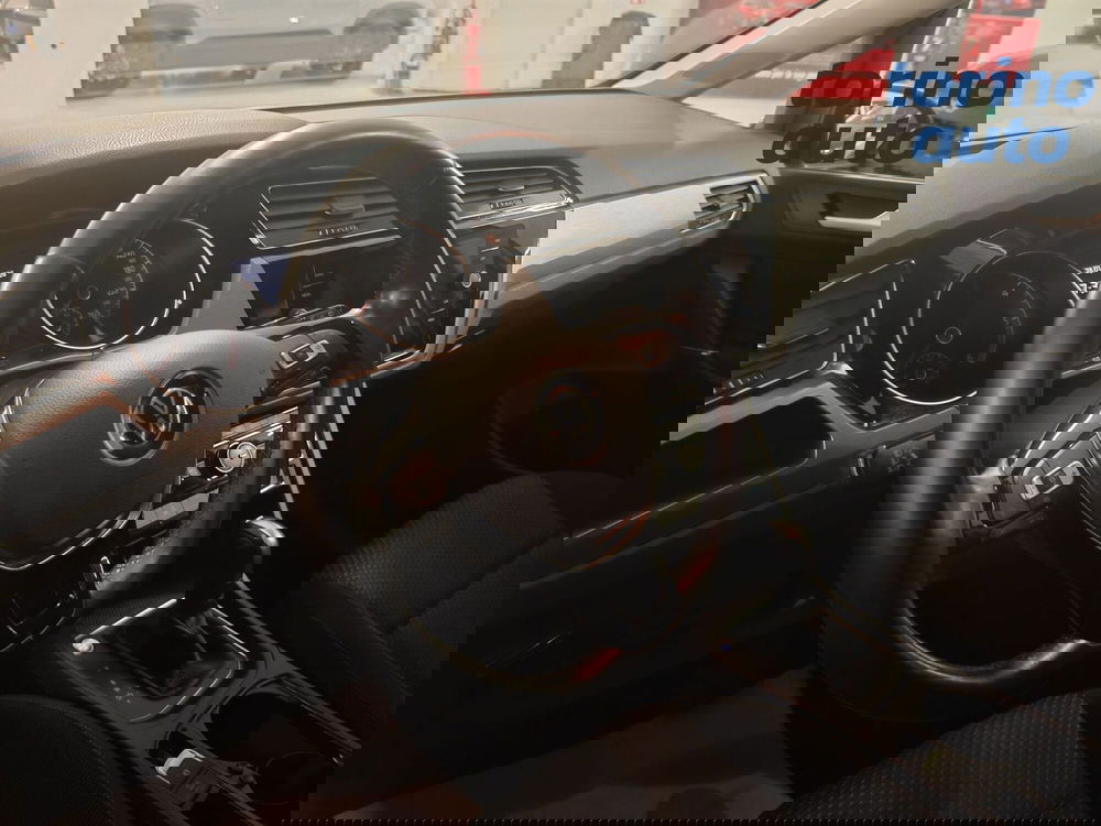 Volkswagen Touran usata a Torino (7)