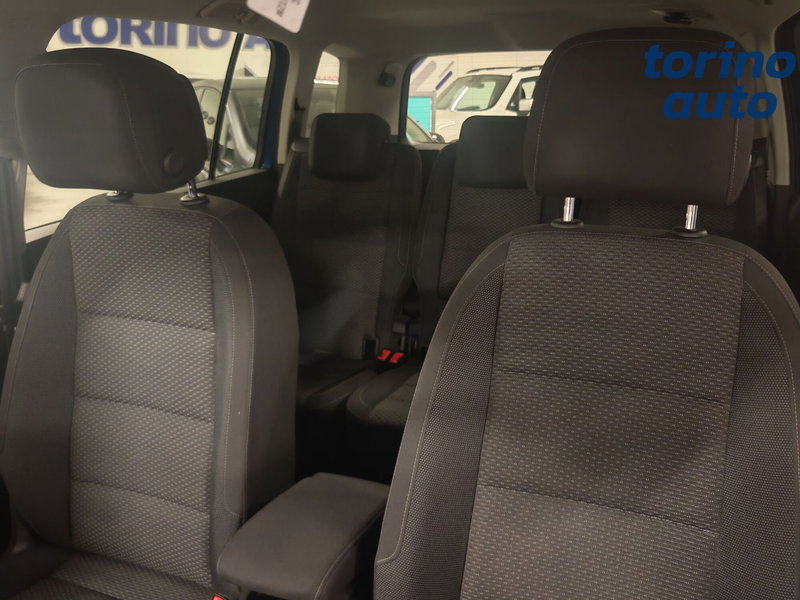 Volkswagen Touran usata a Torino (9)