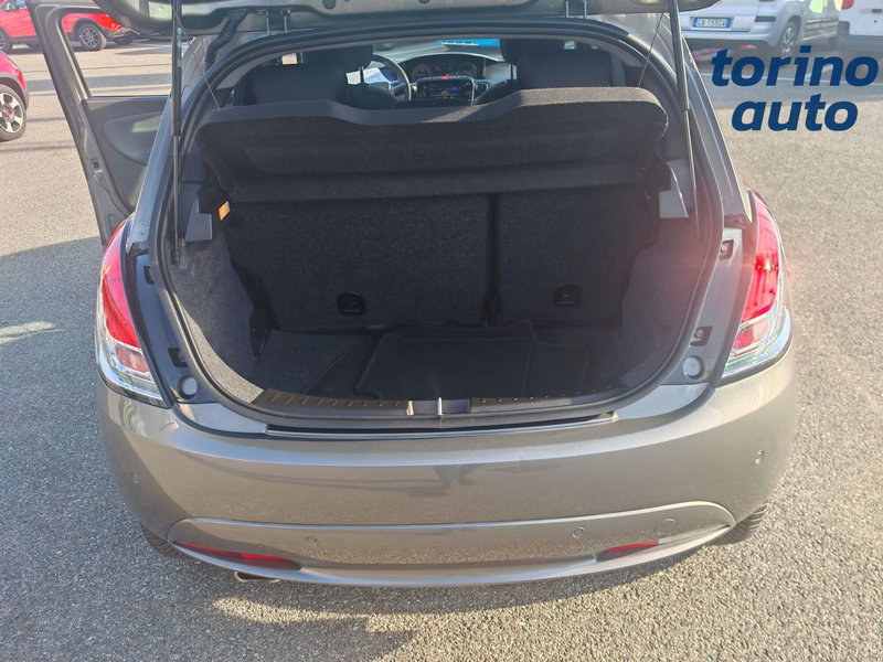 Lancia Ypsilon usata a Torino (19)
