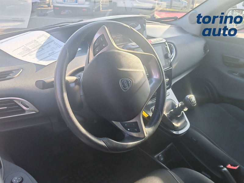Lancia Ypsilon usata a Torino (7)