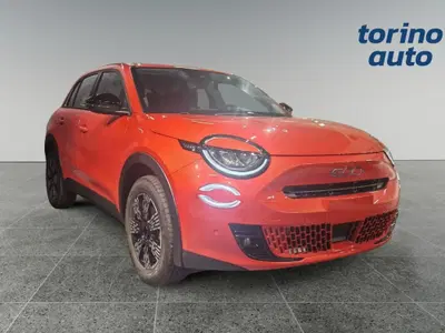 Fiat 600 1.2 hybrid Icon 110cv auto nuova a Grugliasco