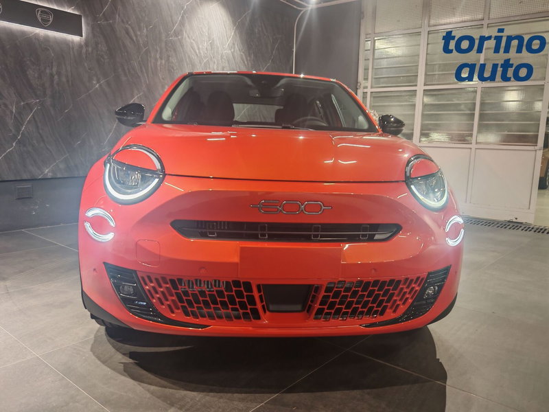 Fiat 600 nuova a Torino (2)