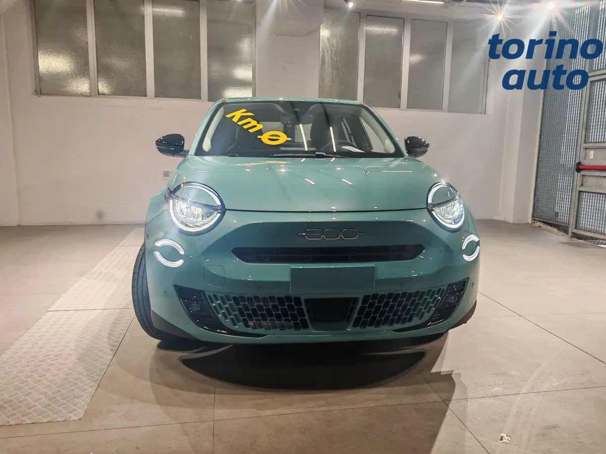 Fiat 600 nuova a Torino (2)