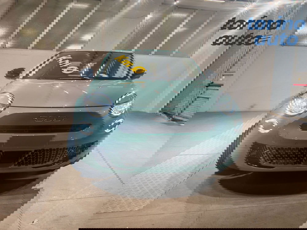 Fiat 600 nuova a Torino (2)