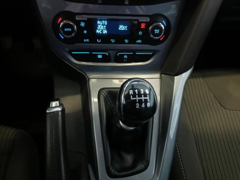 Ford Focus Station Wagon usata a Varese (14)