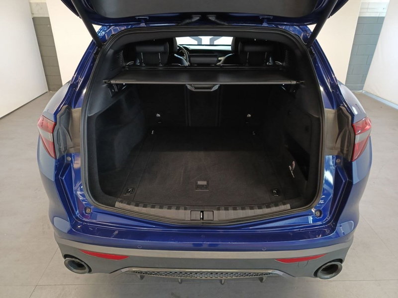 Alfa Romeo Stelvio usata a Varese (10)