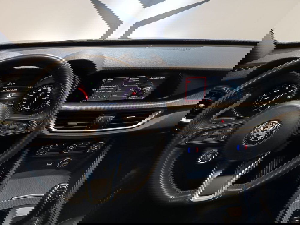 Alfa Romeo Stelvio usata a Varese (11)