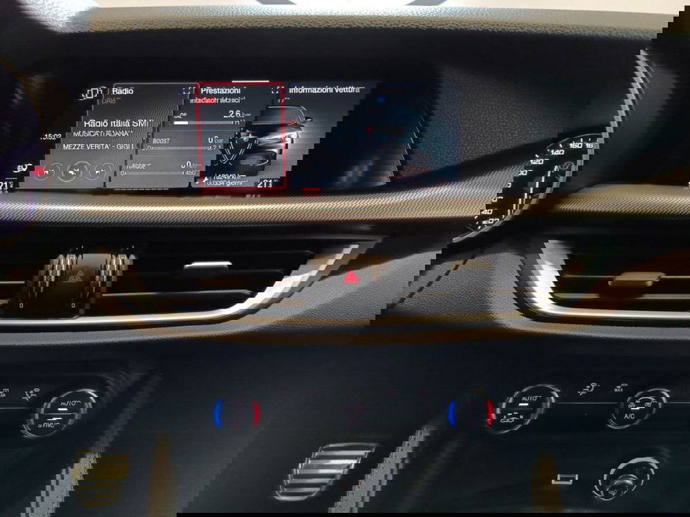 Alfa Romeo Stelvio usata a Varese (13)