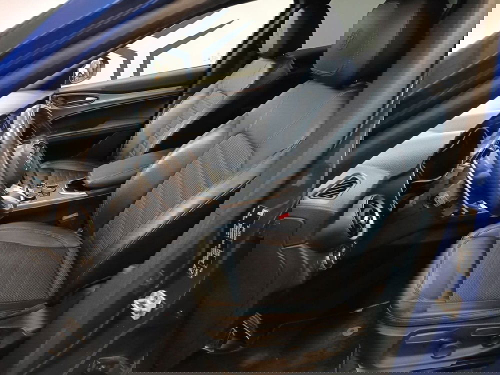 Alfa Romeo Stelvio usata a Varese (8)