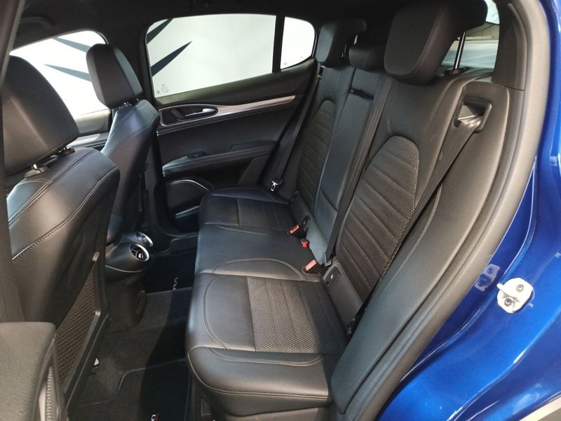 Alfa Romeo Stelvio usata a Varese (9)