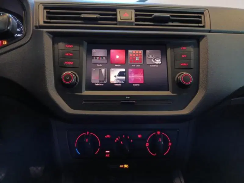 SEAT Arona usata a Varese (13)