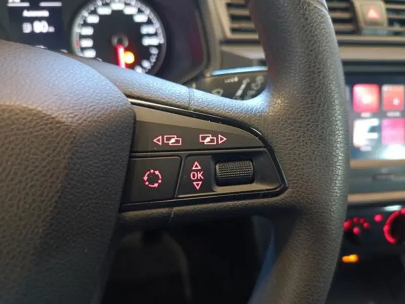 SEAT Arona usata a Varese (16)