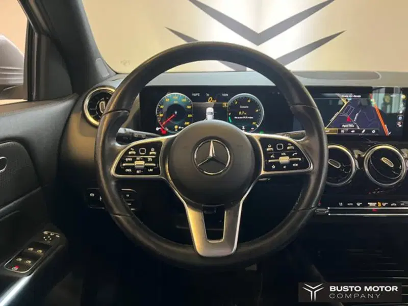 Mercedes-Benz GLA SUV usata a Varese (10)