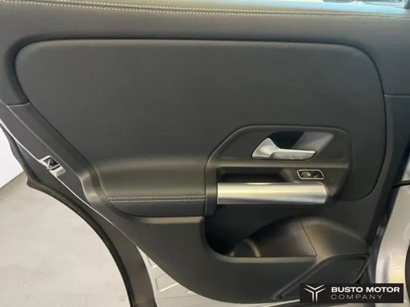 Mercedes-Benz GLA SUV usata a Varese (15)